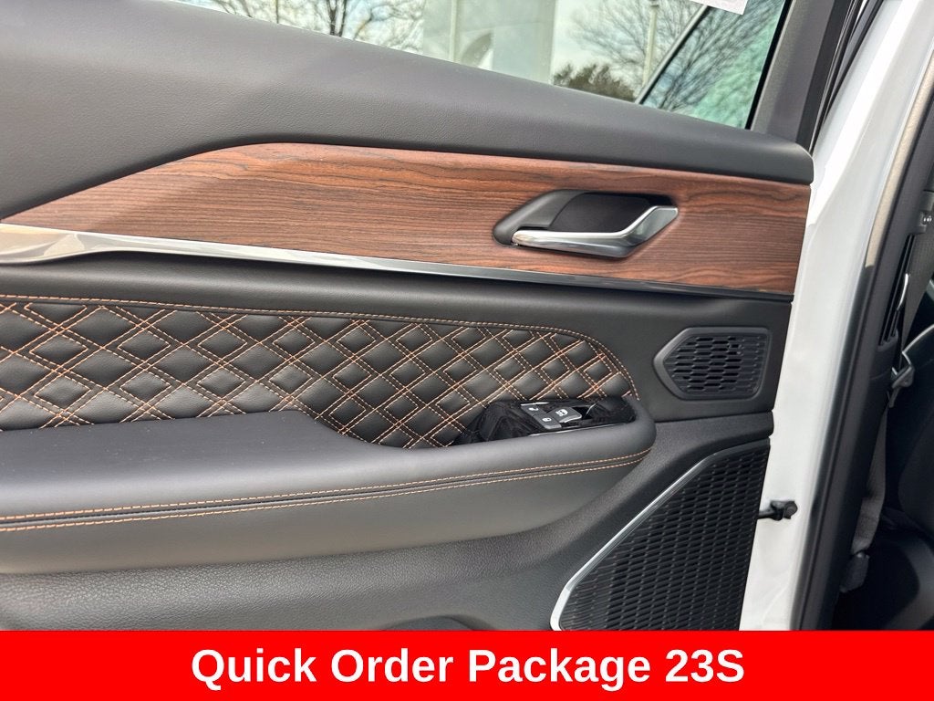 2024 Jeep Grand Cherokee Summit
