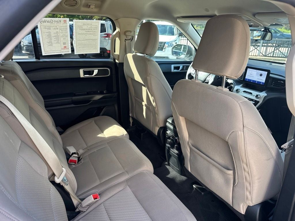 2021 Ford Explorer Base