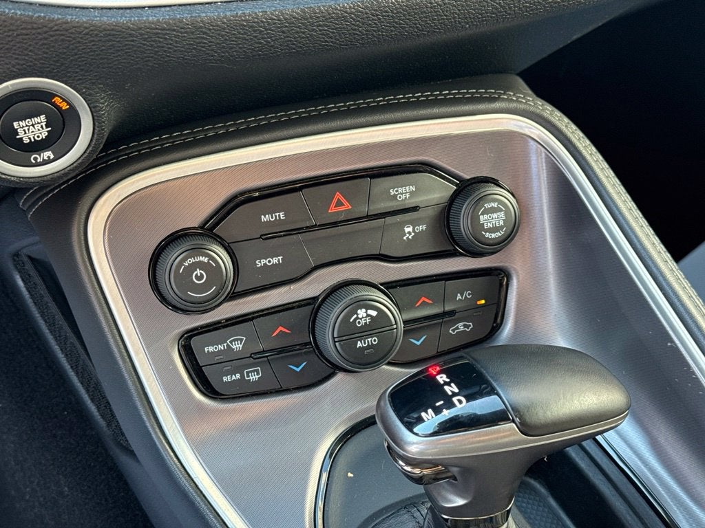 2019 Dodge Challenger SXT