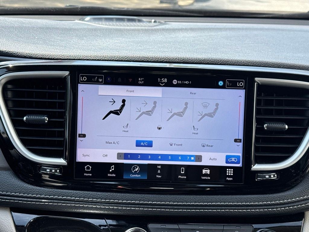 2024 Chrysler Pacifica Hybrid Select