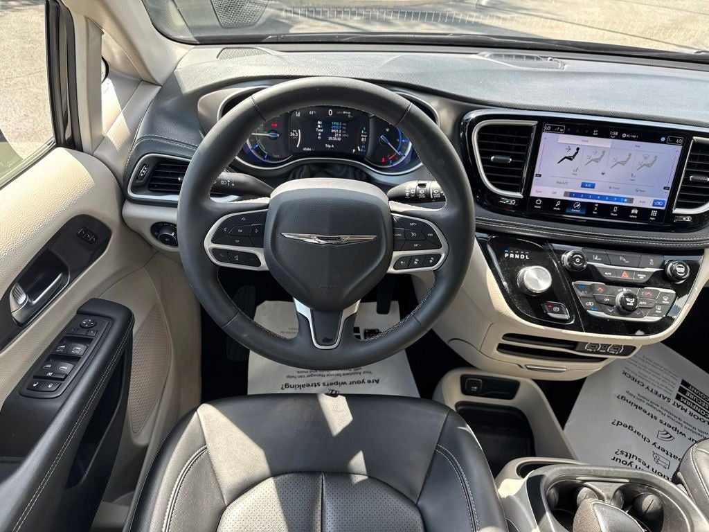2024 Chrysler Pacifica Hybrid Select