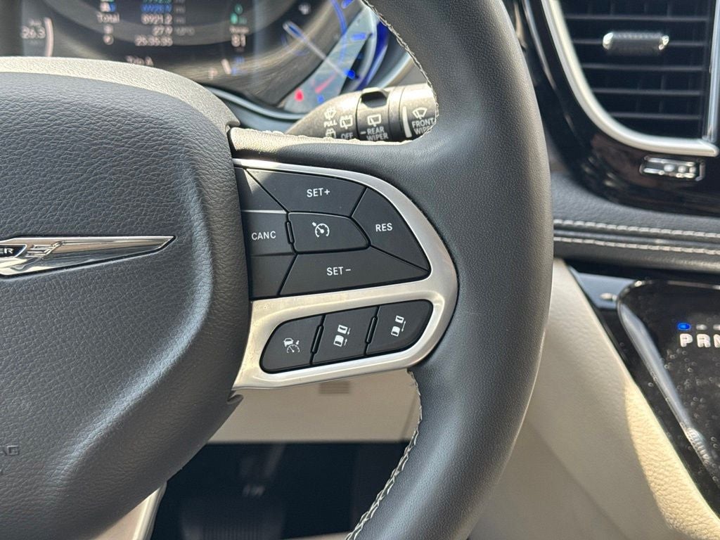 2024 Chrysler Pacifica Hybrid Select