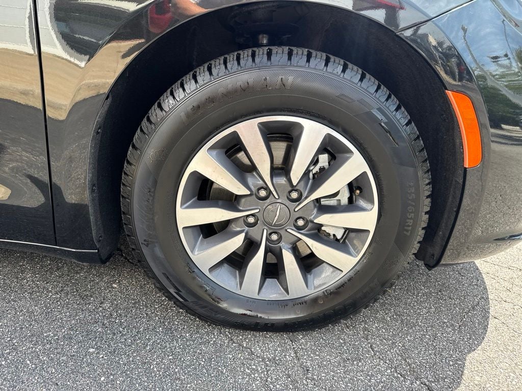 2024 Chrysler Pacifica Hybrid Select