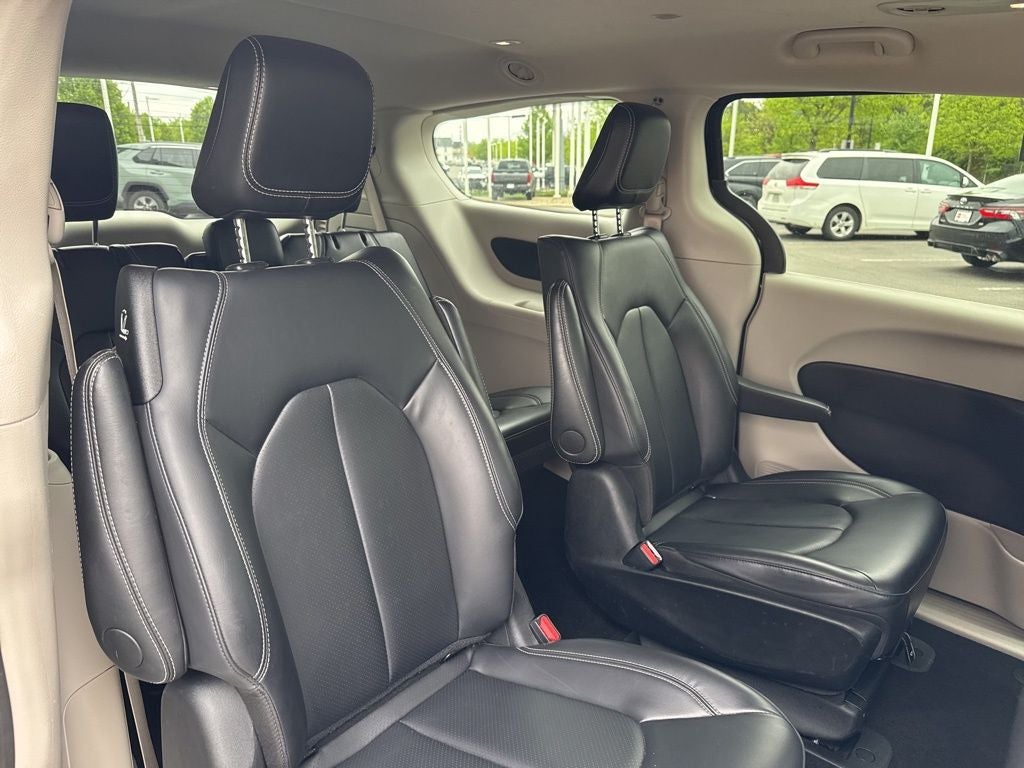 2024 Chrysler Pacifica Hybrid Select