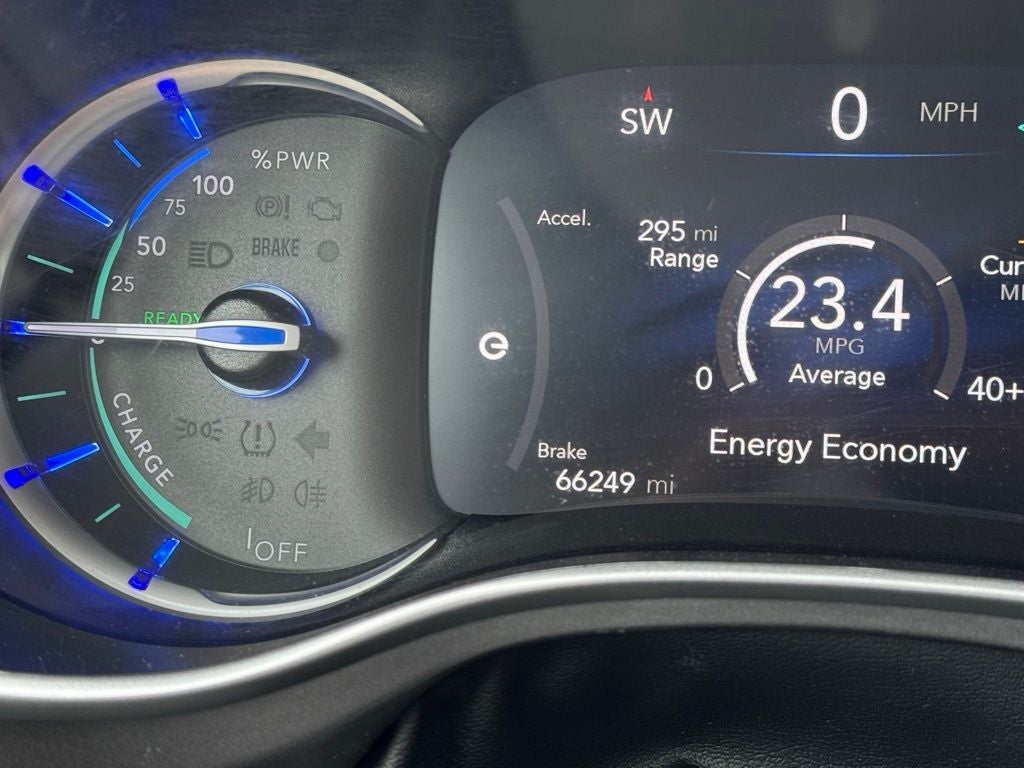 2024 Chrysler Pacifica Hybrid Select