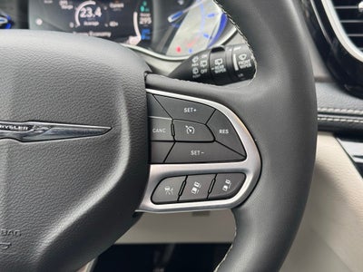 2024 Chrysler Pacifica Hybrid Select
