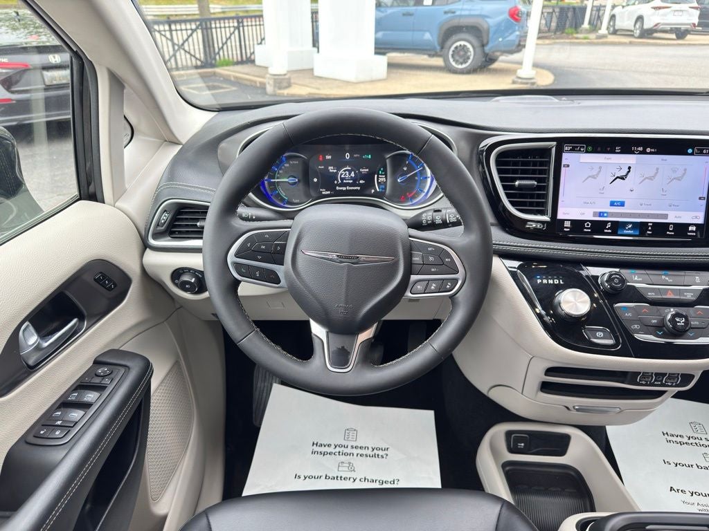 2024 Chrysler Pacifica Hybrid Select