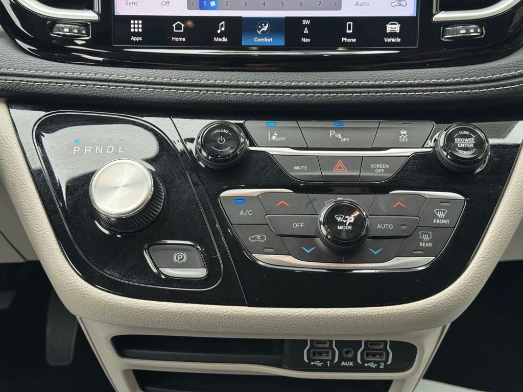 2024 Chrysler Pacifica Hybrid Select