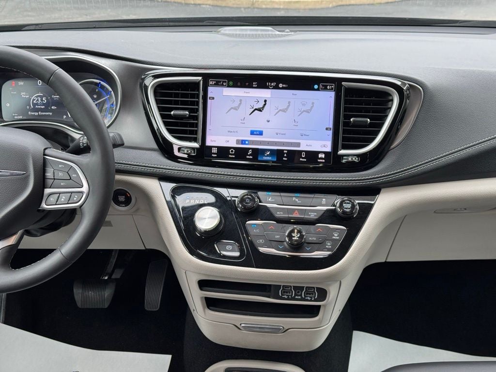 2024 Chrysler Pacifica Hybrid Select