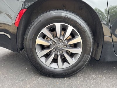 2024 Chrysler Pacifica Hybrid Select