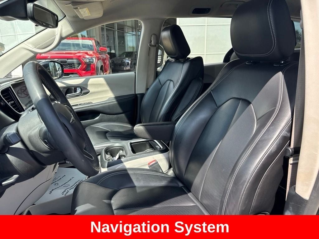 2024 Chrysler Pacifica Hybrid Select