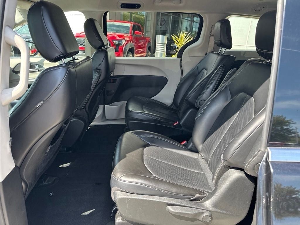 2024 Chrysler Pacifica Hybrid Select