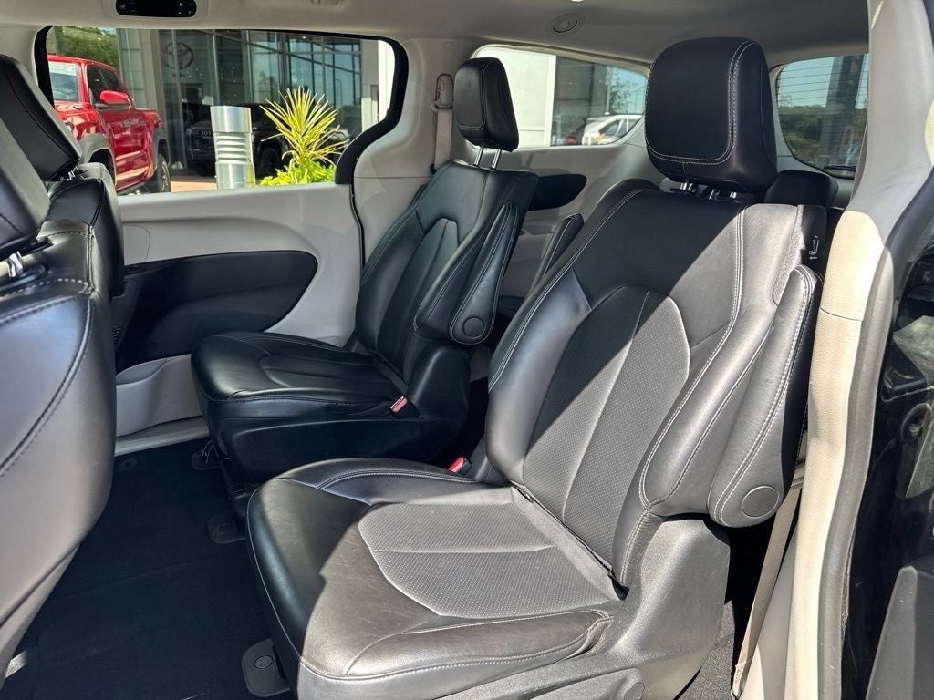 2024 Chrysler Pacifica Hybrid Select