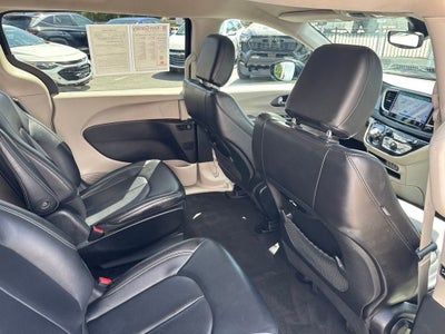 2024 Chrysler Pacifica Hybrid Select