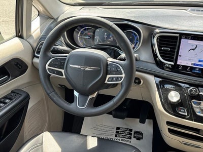 2024 Chrysler Pacifica Hybrid Select