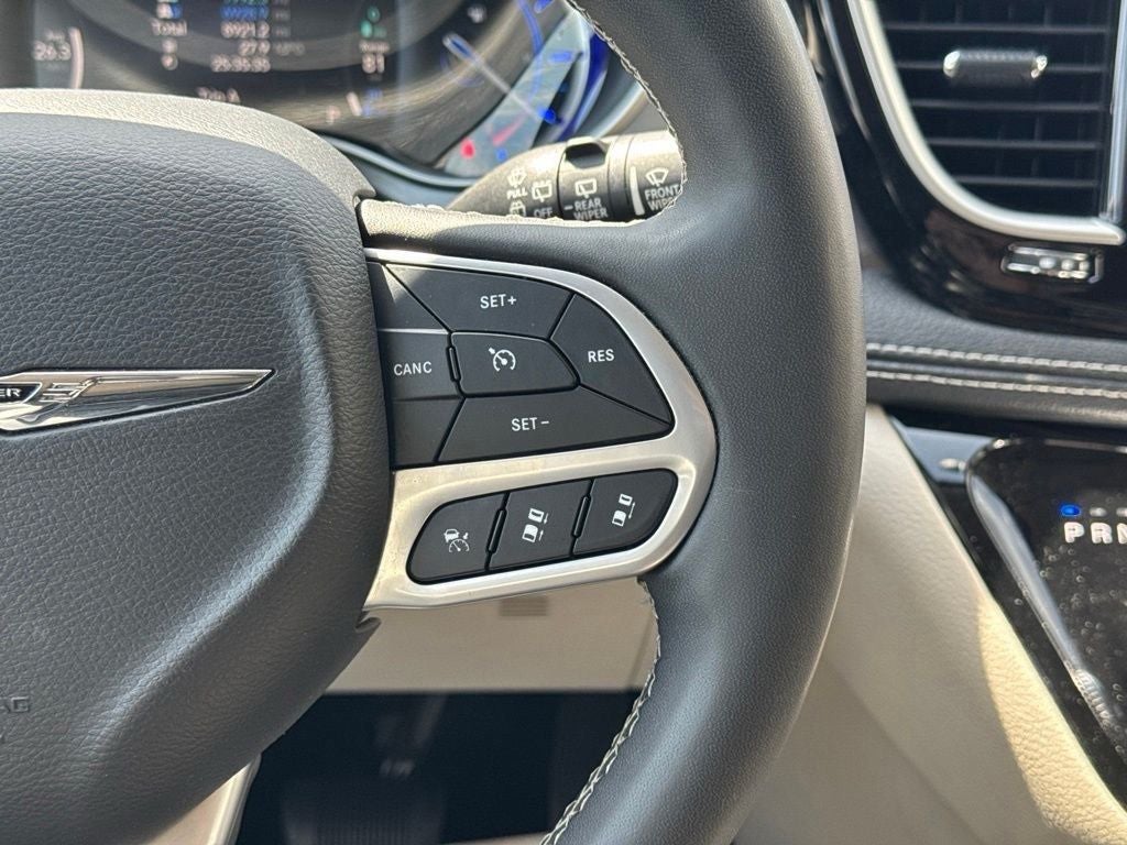 2024 Chrysler Pacifica Hybrid Select