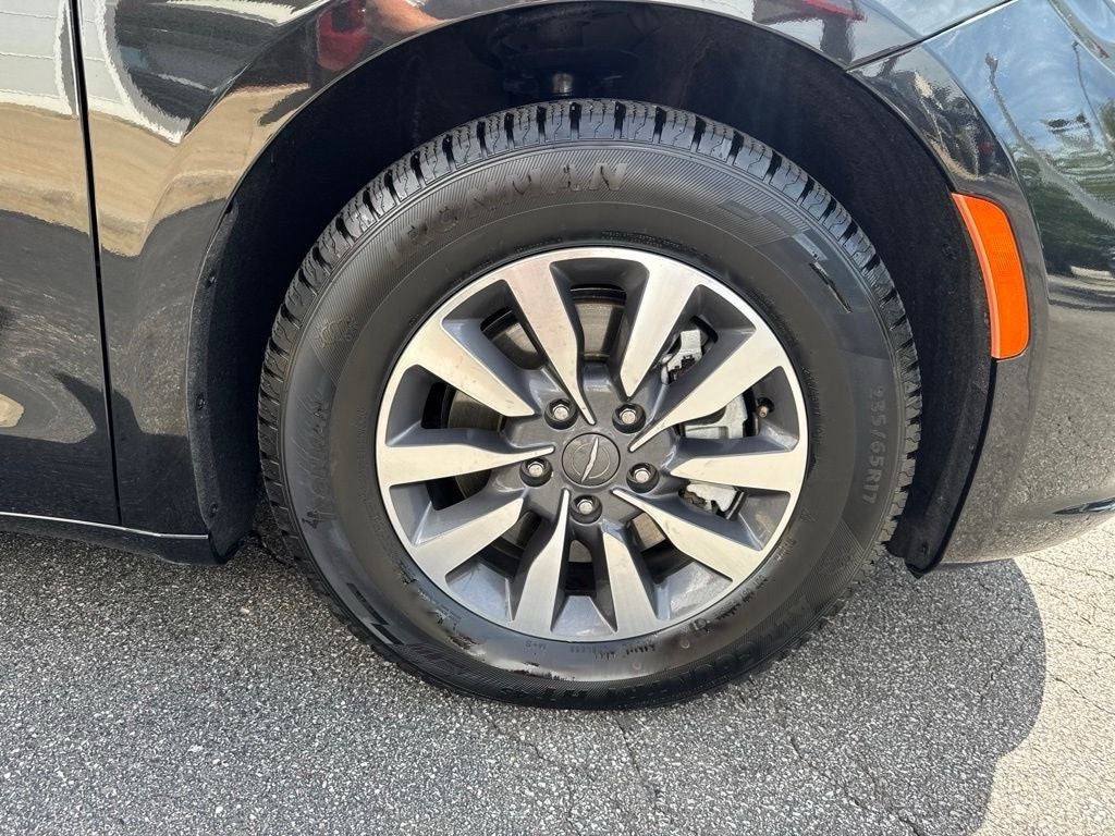 2024 Chrysler Pacifica Hybrid Select