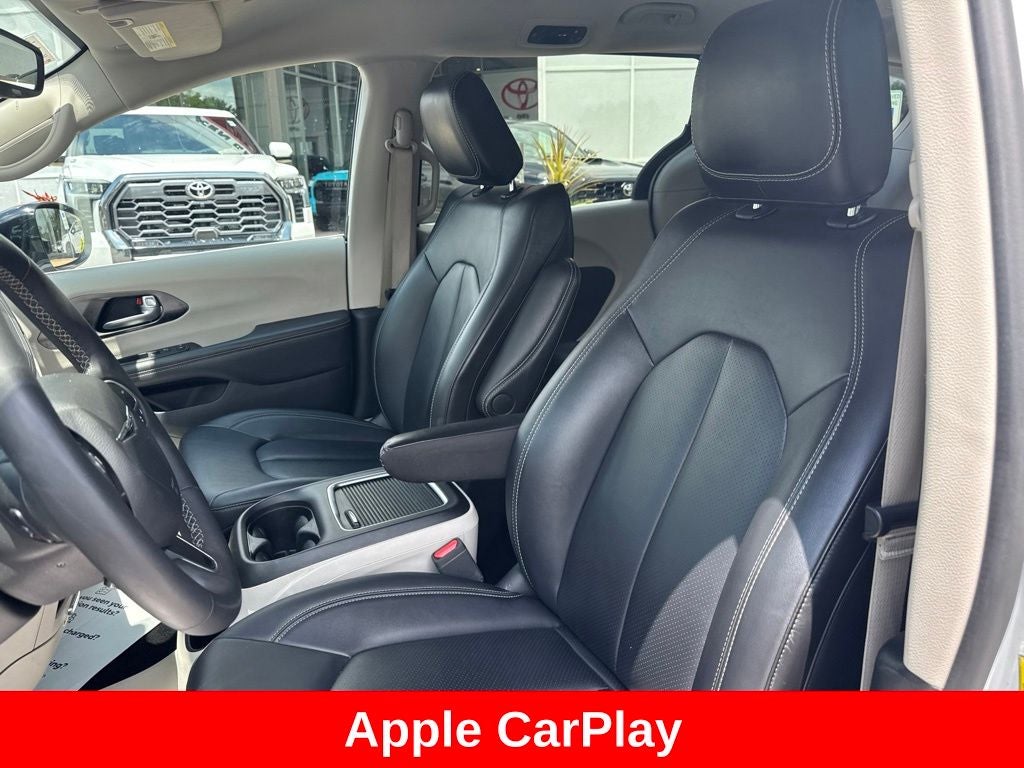 2024 Chrysler Pacifica Hybrid Select