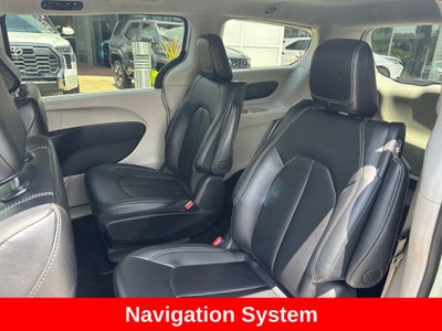 2024 Chrysler Pacifica Hybrid Select