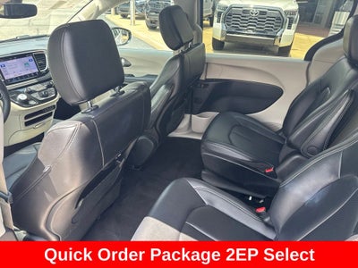 2024 Chrysler Pacifica Hybrid Select