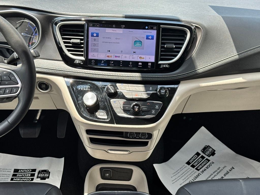 2024 Chrysler Pacifica Hybrid Select