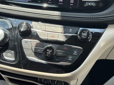 2024 Chrysler Pacifica Hybrid Select