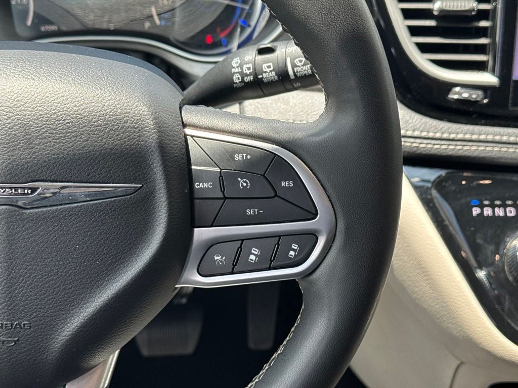 2024 Chrysler Pacifica Hybrid Select