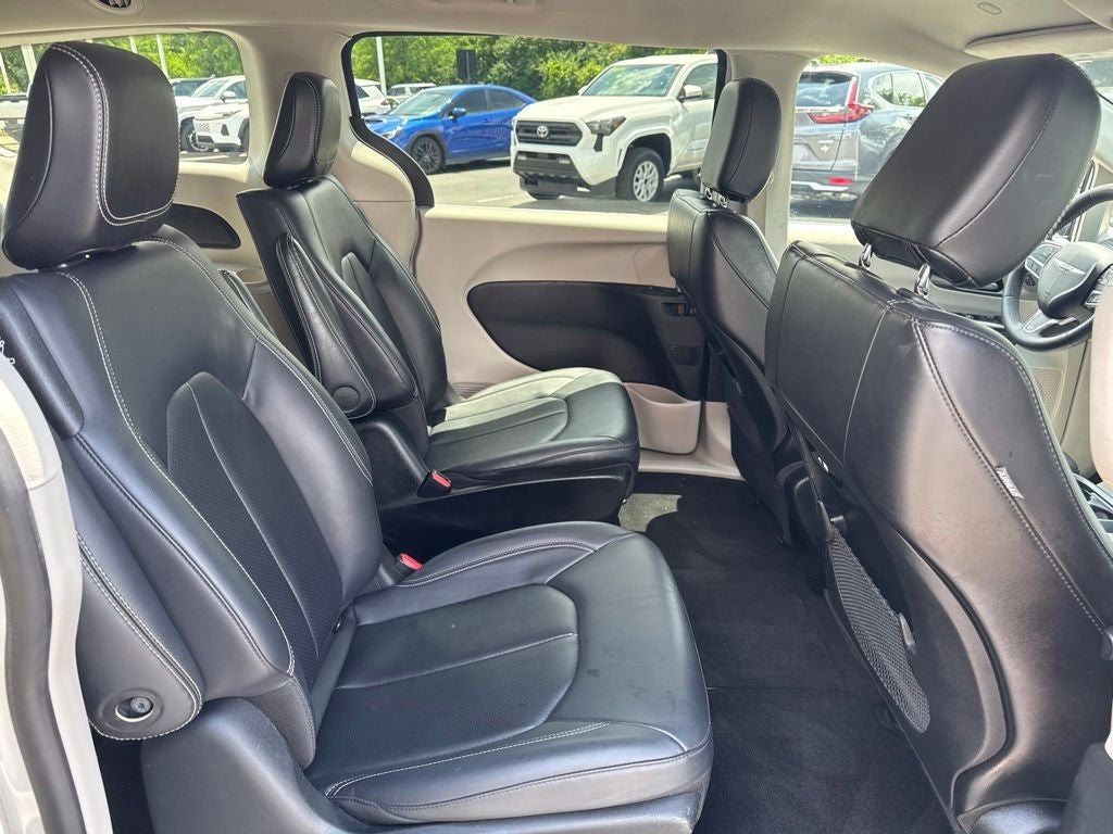 2024 Chrysler Pacifica Hybrid Select