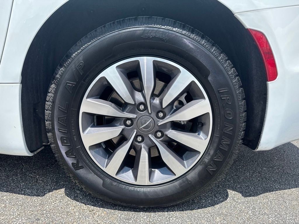 2024 Chrysler Pacifica Hybrid Select