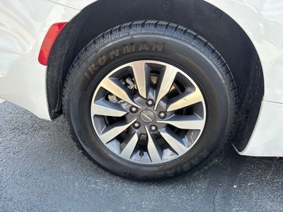 2024 Chrysler Pacifica Hybrid Select