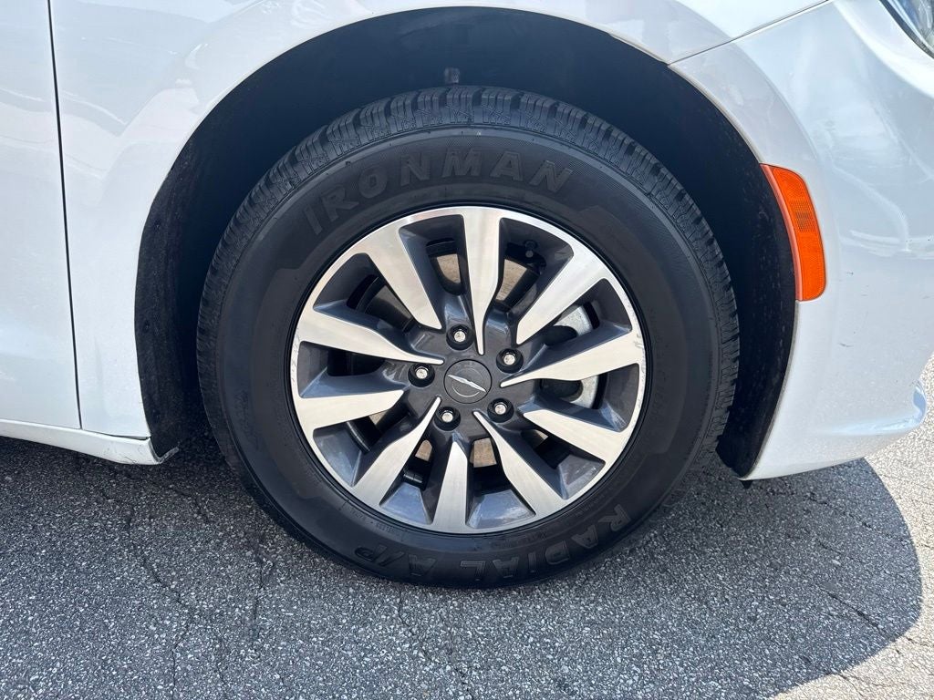 2024 Chrysler Pacifica Hybrid Select