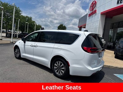 2024 Chrysler Pacifica Hybrid Select