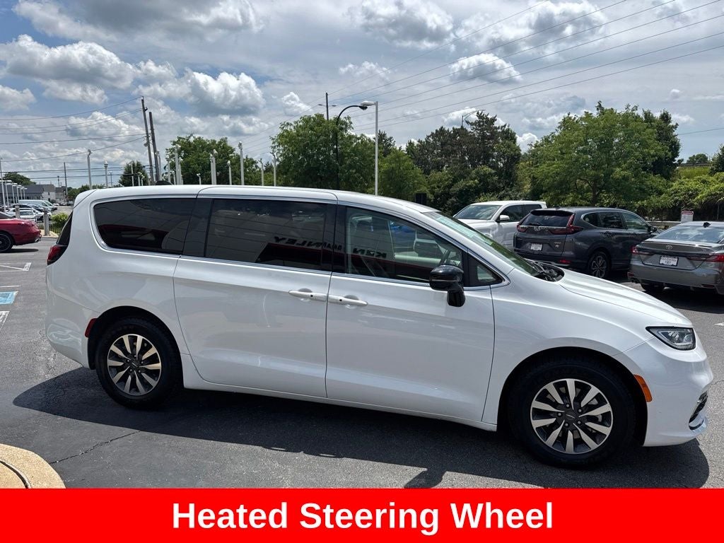 2024 Chrysler Pacifica Hybrid Select