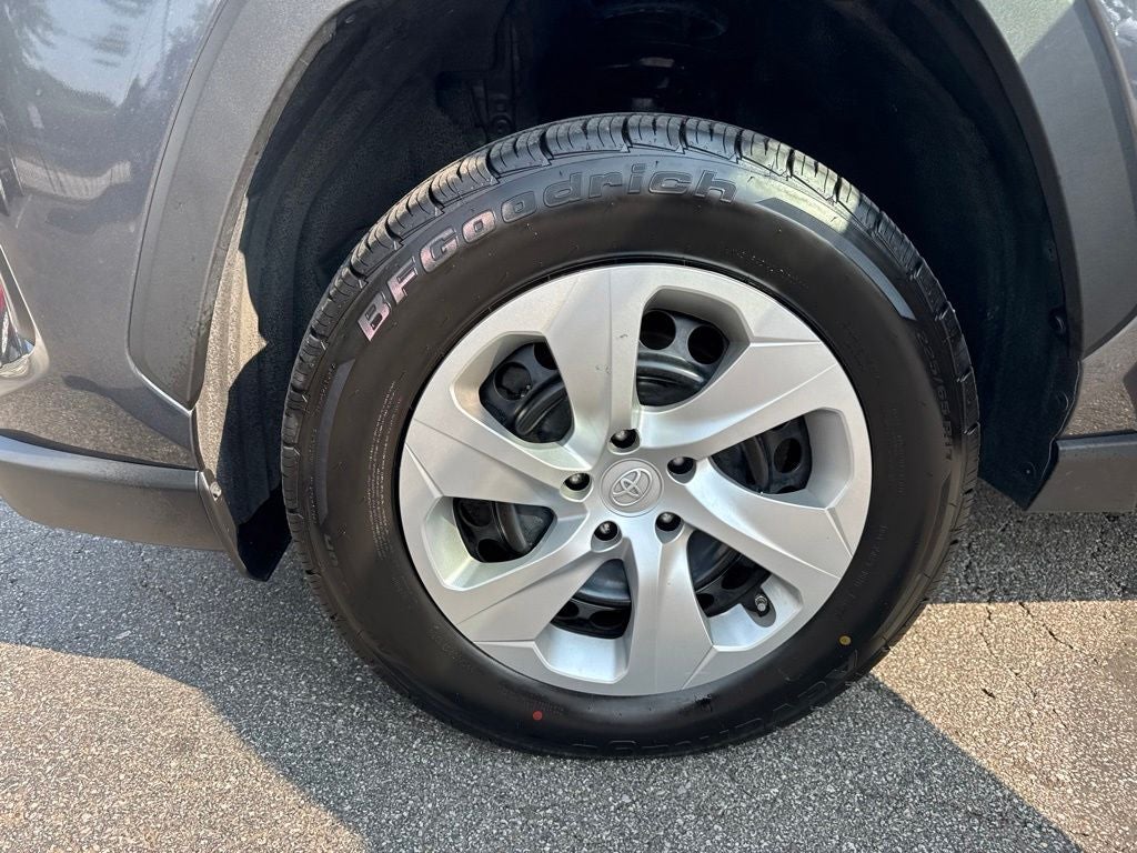2023 Toyota RAV4 LE