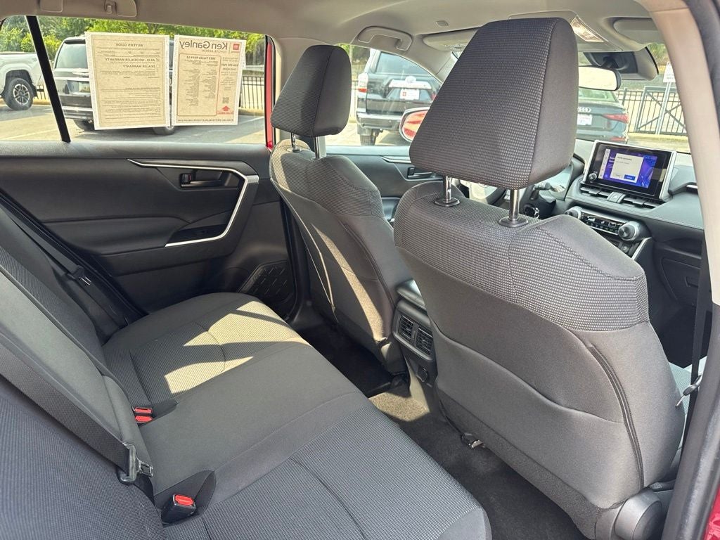 2023 Toyota RAV4 LE