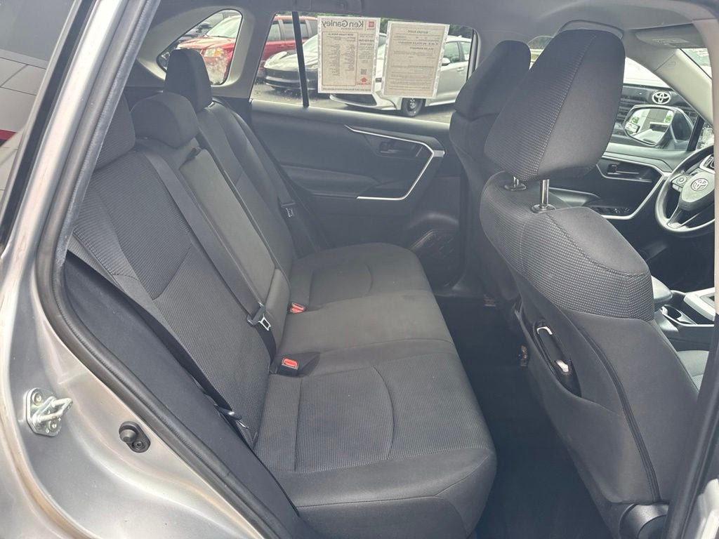 2020 Toyota RAV4 LE