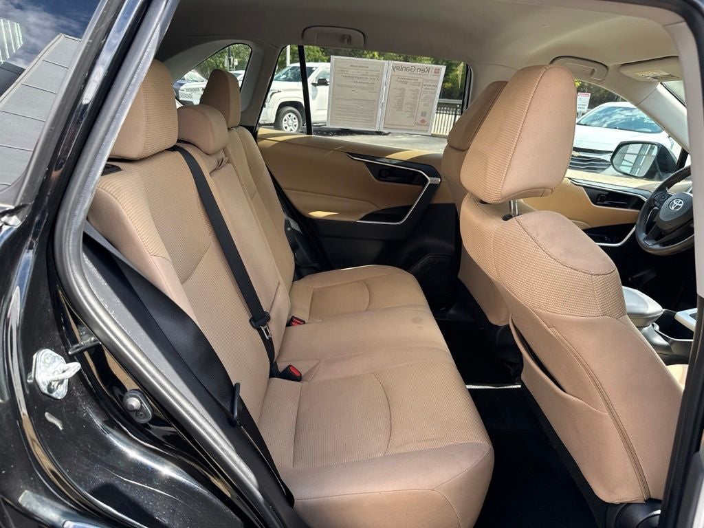 2022 Toyota RAV4 LE