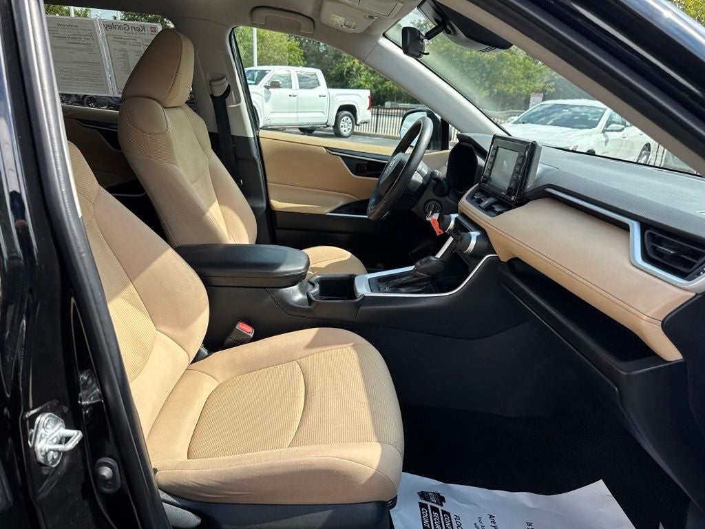 2022 Toyota RAV4 LE