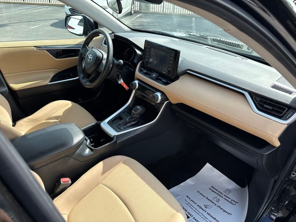 2022 Toyota RAV4 LE