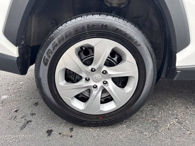 2024 Toyota RAV4 LE