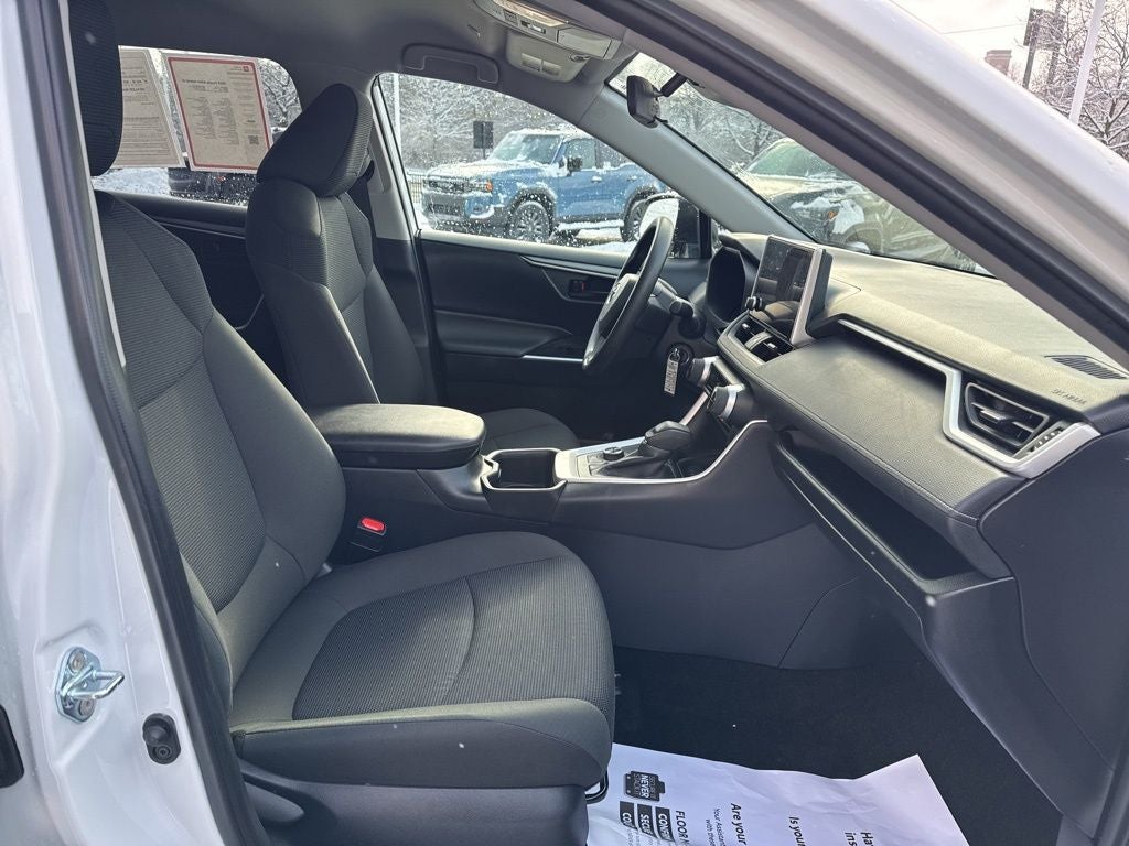 2025 Toyota RAV4 Hybrid LE