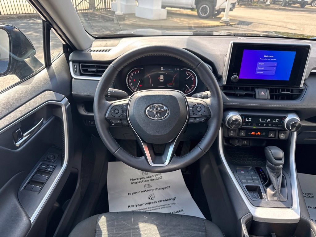 2025 Toyota RAV4 XLE
