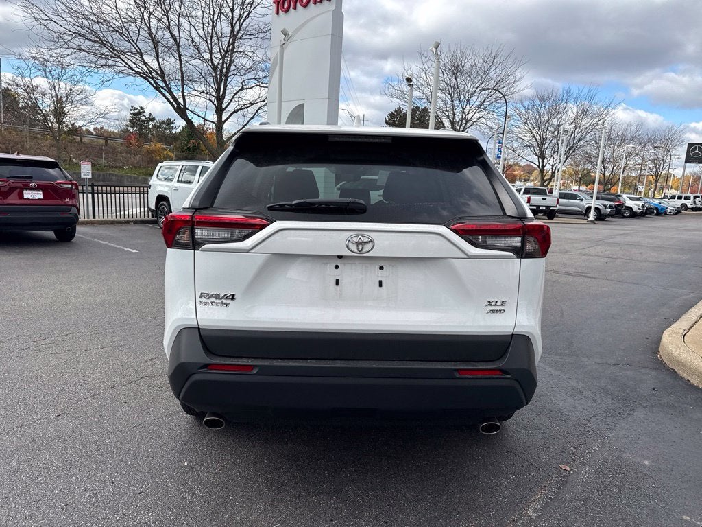 2024 Toyota RAV4 XLE