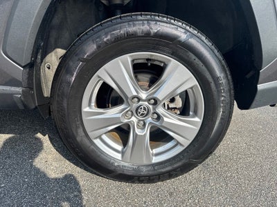 2024 Toyota RAV4 XLE