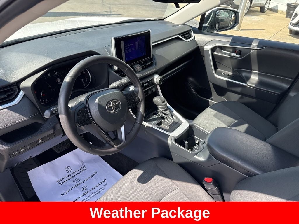 2025 Toyota RAV4 XLE - Photo 16