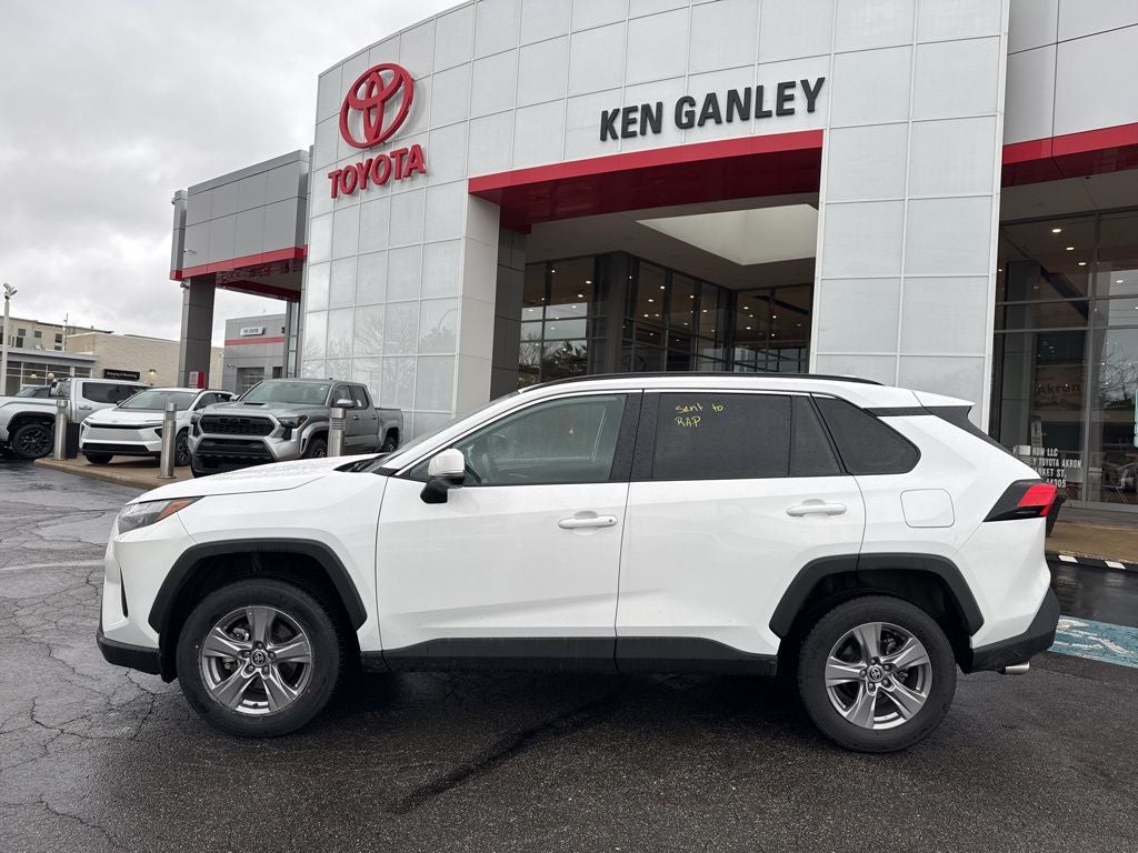 2025 Toyota RAV4 XLE