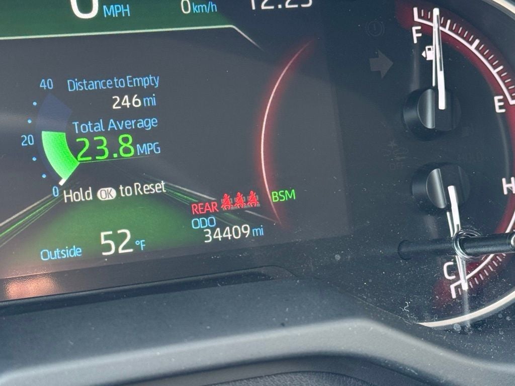 2025 Toyota RAV4 XLE - Photo 34