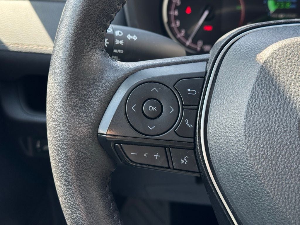 2025 Toyota RAV4 XLE - Photo 36