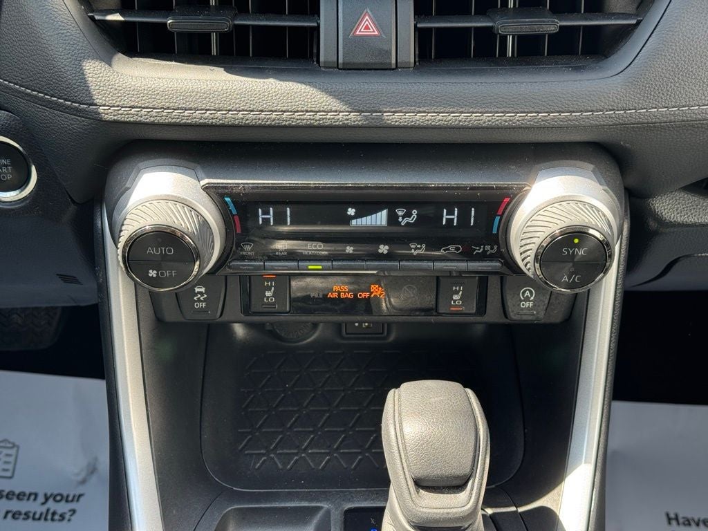 2025 Toyota RAV4 XLE - Photo 42
