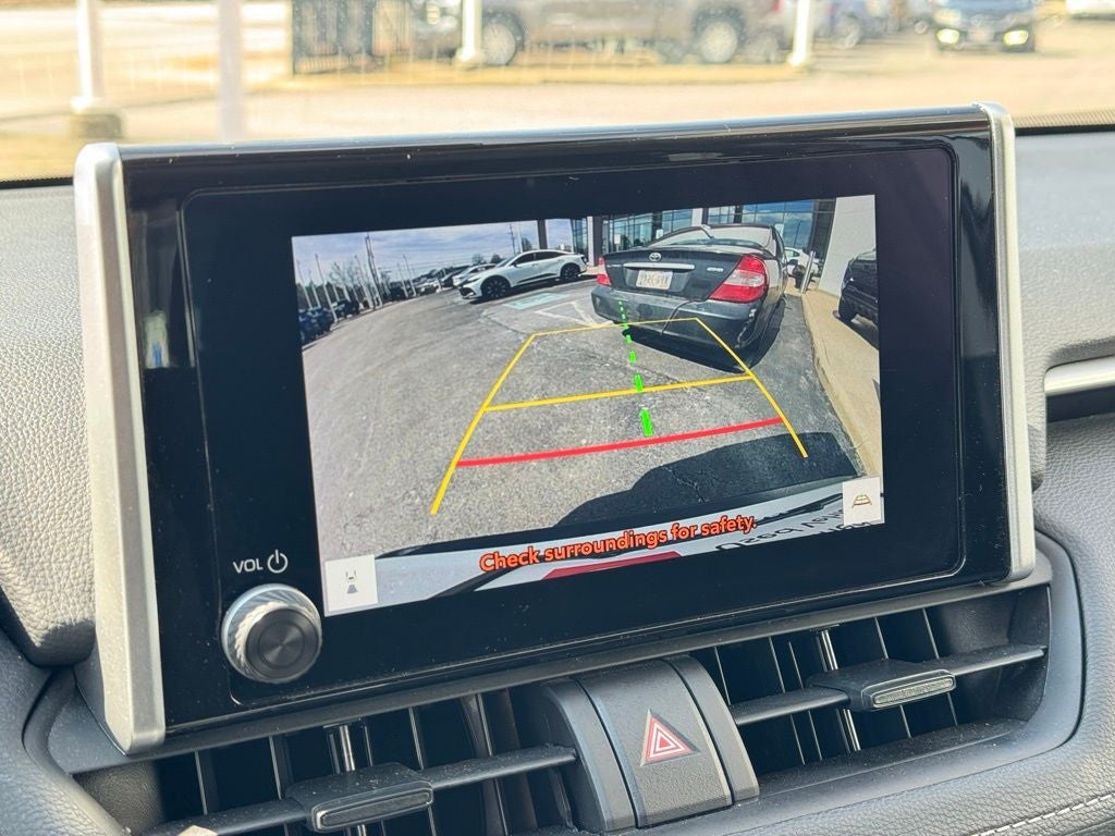 2025 Toyota RAV4 XLE - Photo 44